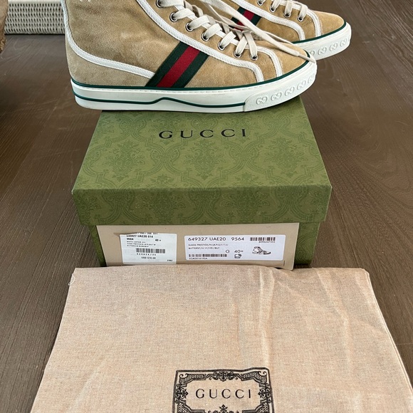 100% authentic Gucci Tennis 1977 high-top sneakers in beige suede. Size 40+. - Picture 10 of 10